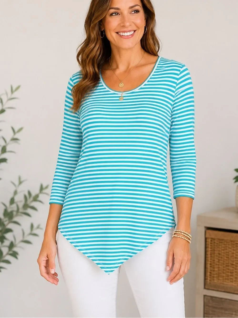Lulu-B Aqua White Striped Asymmetrical Hem Stretch Top Size Medium
